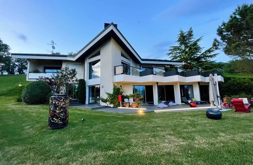 Lucinges Villa | Superbe Villa Avec Piscine Intérieure