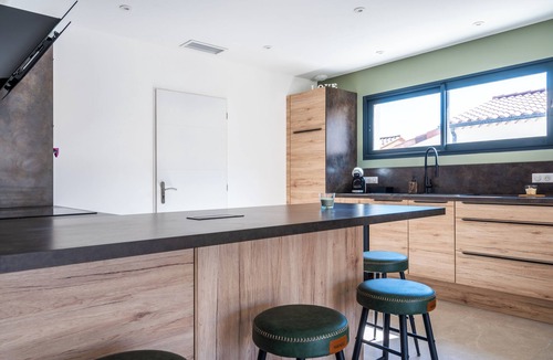 Connaux Villa | Superbe Villa Climatisée Proche Uzès, Entre Avignon et Nîmes Toutes Commodités
