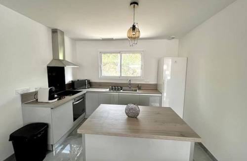 Greoux-les-Bains Villa | Superbe Villa Neuve Climatisée en Provence+piscine