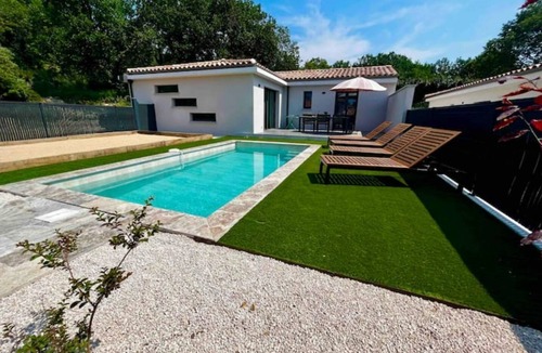 Greoux-les-Bains Villa | Superbe Villa Neuve Climatisée en Provence+piscine