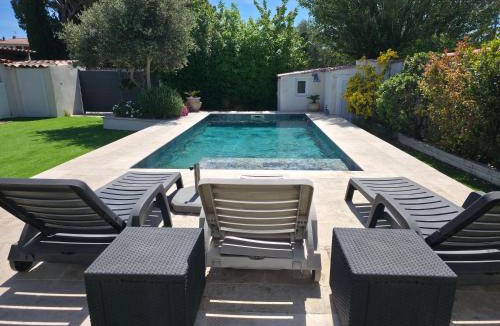 Marignane Villa | Superbe Villa "Lisena" au calme en centre-ville - plages à 15 min - cadre idéal