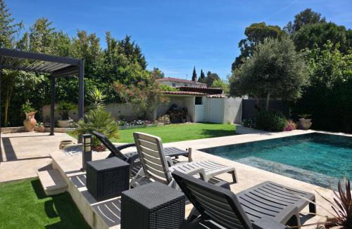 Marignane Villa | Superbe Villa "Lisena" au calme en centre-ville - plages à 15 min - cadre idéal
