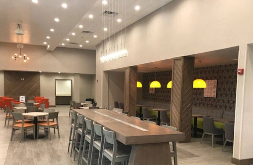 Southwind House | Superbly Appointed Room! Perfect for Work & Play!