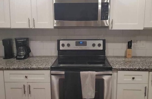 Mesquite House | SUPERHOST/Spacious Classy Enclave Rodeo < 1mile. Baby Crib