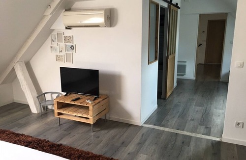 Bruyeres-et-Montberault House | superior double room 'G'