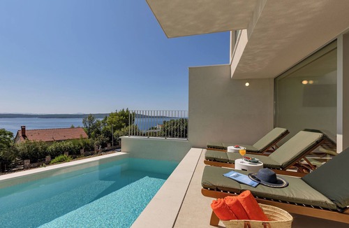 Zavala Villa | Superior 3BR Villa Vista Divina w/Pool