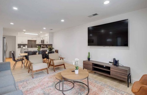 Northwest Dallas House | Superior 4BR/2B Home with Hot Tub & Grill
