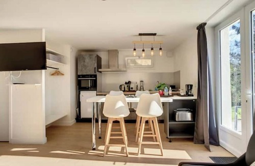 St-Meme-le-Tenu Apartment | Superior apartment n°1