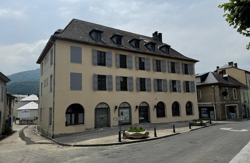 Saint-Pe-de-Bigorre Apartment | Superior apartment Les Maisons des Pyrénées - Lourdes