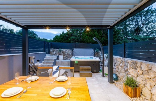 Vantacici Apartment | Superior Apartment I. with Jacuzzi