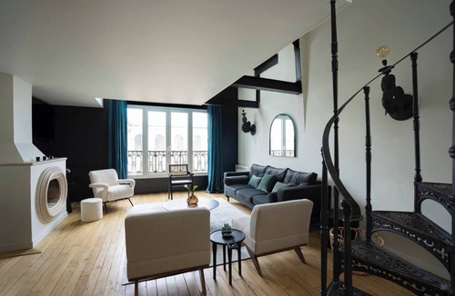 Quartier de l'Ecole-Militaire Apartment | Superior Apartment at Invalides