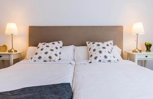Cornella de Llobregat Apartment | Superior apartment with balcony and lovely decoration 221