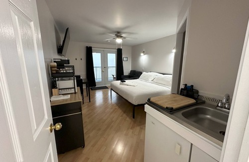 Timiskaming District House | Superior King Suite - Private Entrance - Lakeview