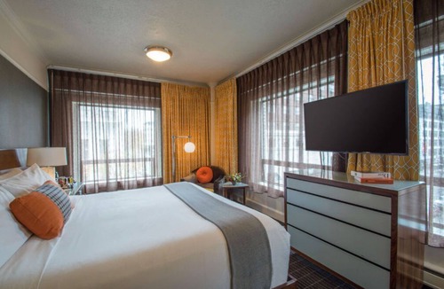Downtown Portland Hotel | Superior King | Global Fusion + Tailored Luxury