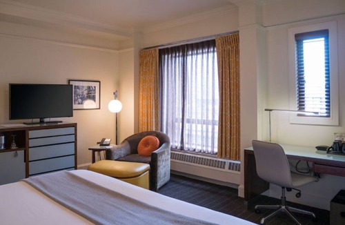 Downtown Portland Hotel | Superior King | Global Fusion + Tailored Luxury