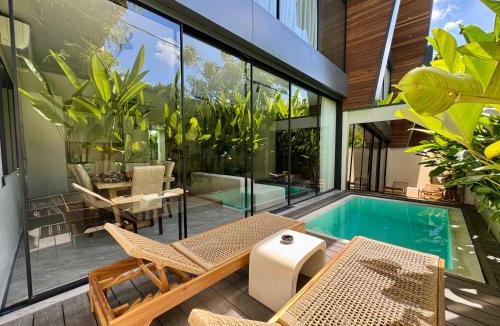Umalas Villa | Superior Luxury Loft with Working Desk, Instagramable Pool