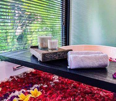 Umalas Villa | Superior Luxury Loft with Working Desk, Instagramable Pool