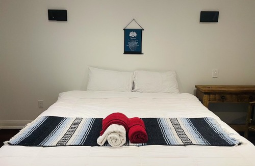 Chippawa Bed & Breakfast | Superior Master Suite