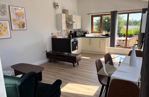 Bridgwater Apartment | Superior One bed Lakeside apartment