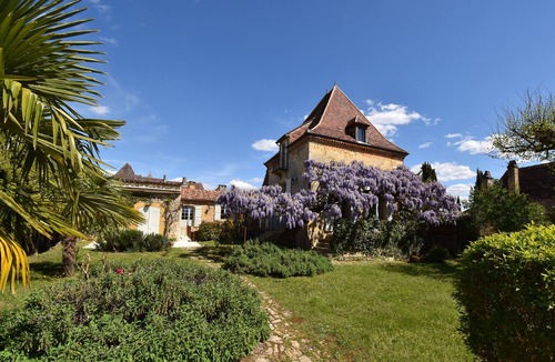 Domme House | Superior property belongings to the Kubrick's family, heated pool, set IN Domme