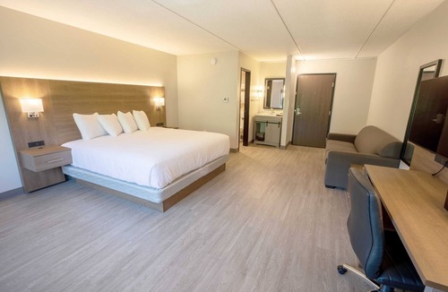 Marquette Hotel | Superior Stay Hotel