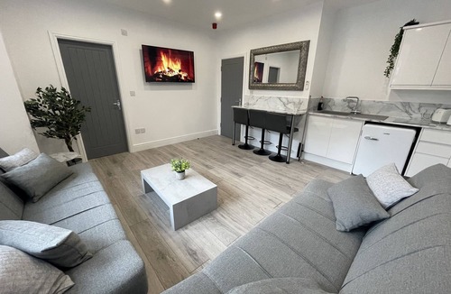 South Shore Apartment | Superior suite with spa bath