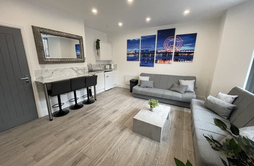 South Shore Apartment | Superior suite with spa bath