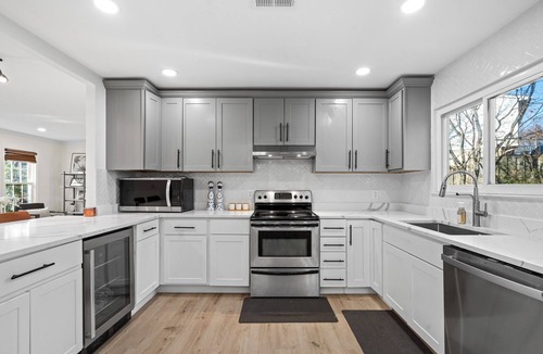 Fort Washington Villa | SuperLocation NationalHarbor near Gaylord MGM hotels- 6 bedrooms with BBQ Garden
