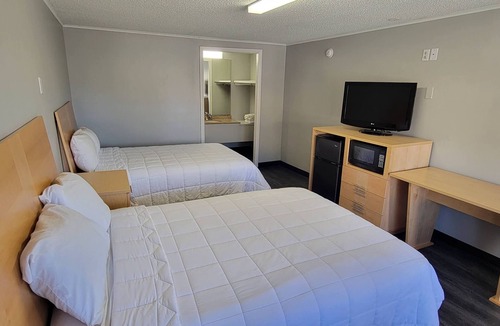 New Castle Hotel | Superlodge