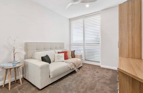 Newcastle West Apartment | Supersized with Convenience and Comfort