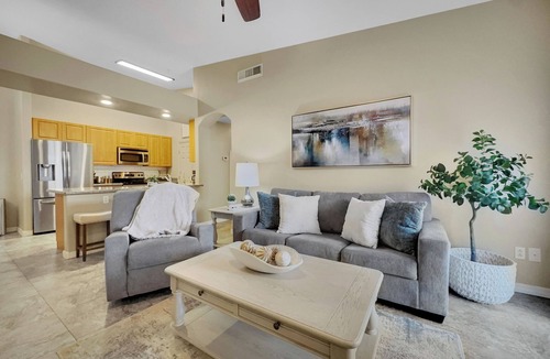 Parkwood Ranch Condo | Superstition Mountains! Condo with Heated Pool! Sleeps 6.