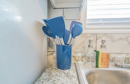 Greater East End Apartment | SuperValue Suite #6 @ East End Revitalized