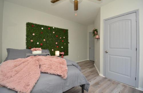 Greater East End Apartment | SuperValue Suite #8 @ East End Revitalized