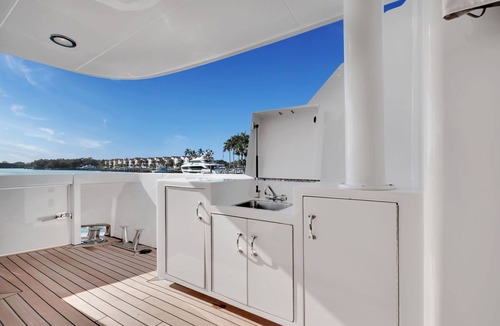Westshore Boat Rental | Superyacht Bahamas PrivateCruise