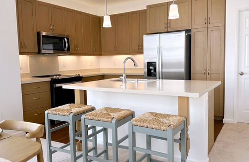 Makaha Valley House | Support LOCAL: NEW! Makaha Valley Home