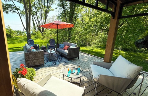 Amherstburg Cottage | Support your nature prescription at The Nest, situated in a conservation area!