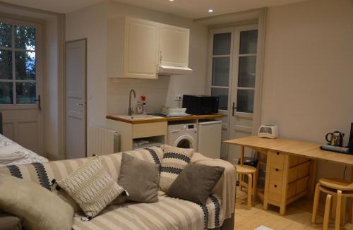 Provinces - Chavril Apartment | Sur la colline