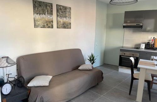Courthezon Apartment | Sur la route des vignerons
