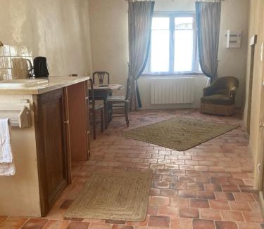 Saint-Sauveur-en-Puisaye Apartment | Sur Les Ailes du Papillon-Le Duplex