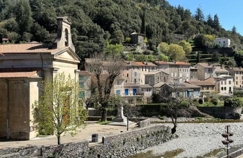 Valleraugue Apartment | Sur les quais