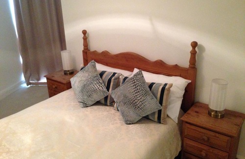 St. Mark's Apartment | Surbiton Hills Deluxe Apartment