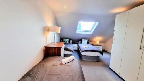 Berrylands House | Surbiton Luxury Garden House 19