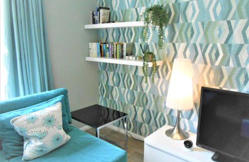 Berrylands Apartment | Surbiton modern 2 bedroom flat with parking