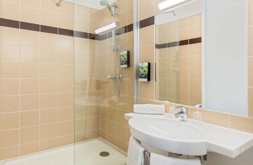 Saint-Amand-les-Eaux Hotel | Sure Hotel by Best Western Saint-Amand-Les-Eaux