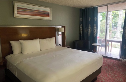 Bakersfield Hotel | SureStay by Best Western Bakersfield Central