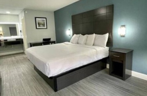 Tobin Hill Hotel | SureStay Hotel by Best Western San Antonio Riverwalk