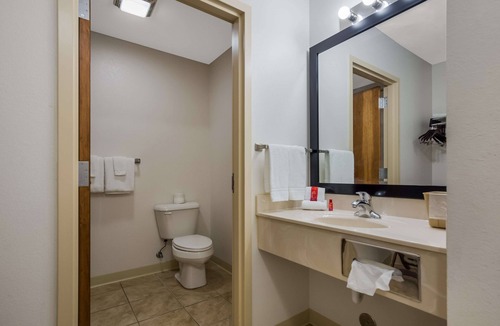 Whittington Hotel | SureStay Hotel by Best Western Whittington Rend Lake