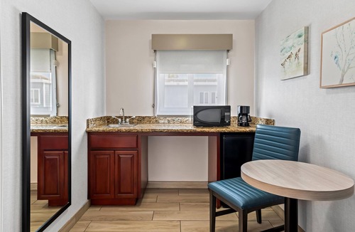 Sunset Park Hotel | SureStay Hotel by Best Western Santa Monica