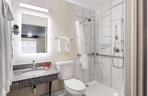 Duncan Hotel | SureStay Hotel by Best Western Duncan