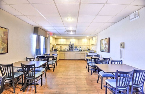 Ottawa Hotel | SureStay Hotel by Best Western Ottawa